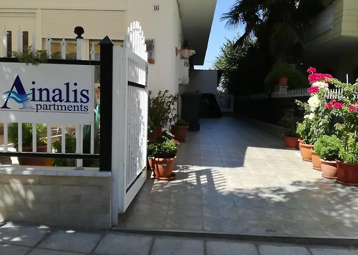Ainalis